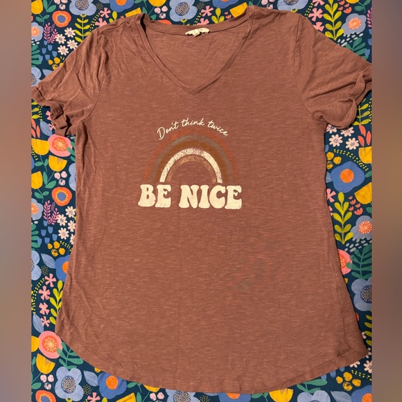 Maurice’s graphic t-shirt - Picture 1 of 5